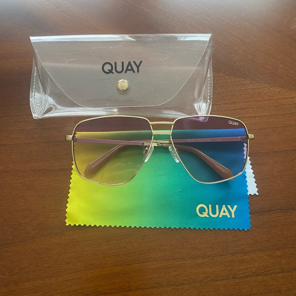 Quay Sunglasses NWOT